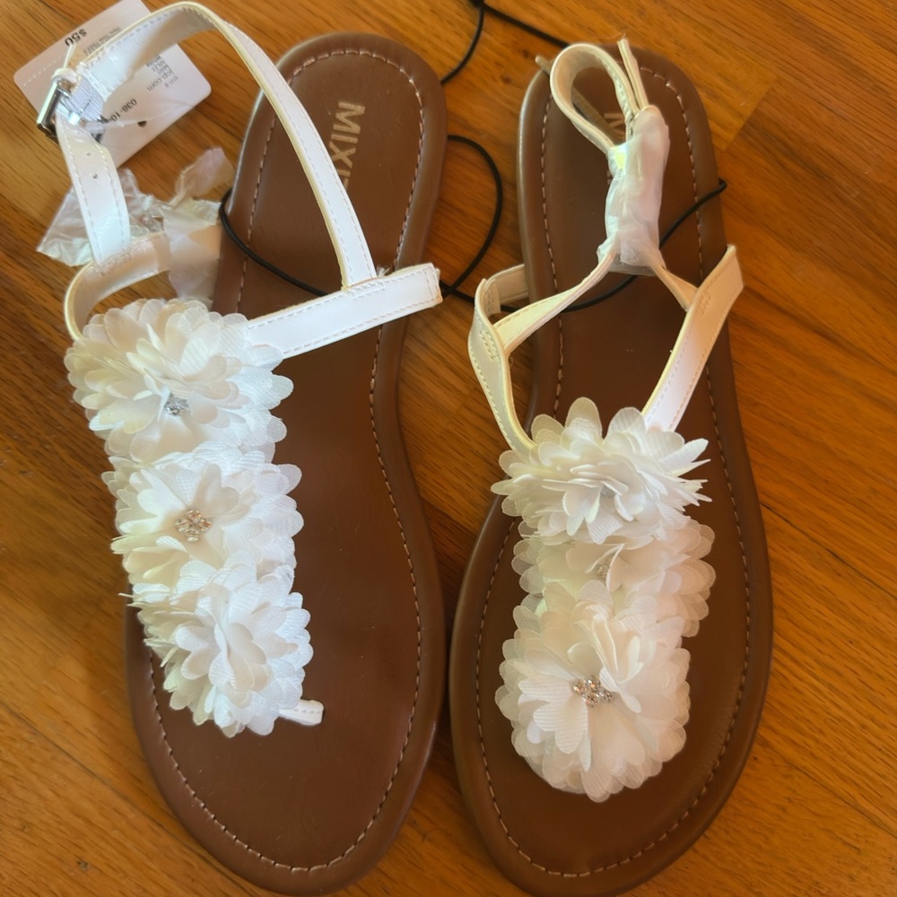 Mixit White Floral Sandals